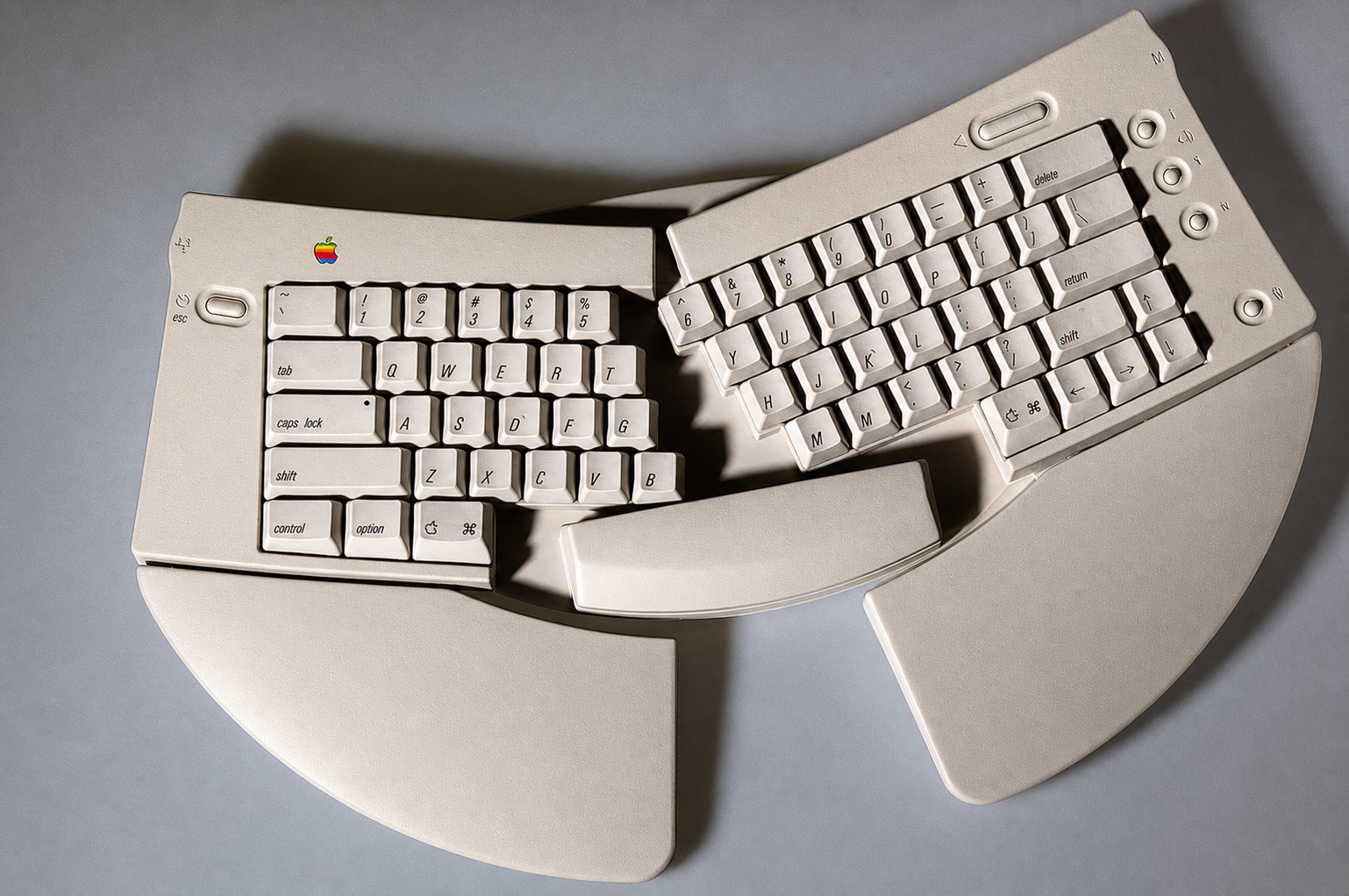 Apple Adjustable Keyboard (Norsi) upscaled image 256