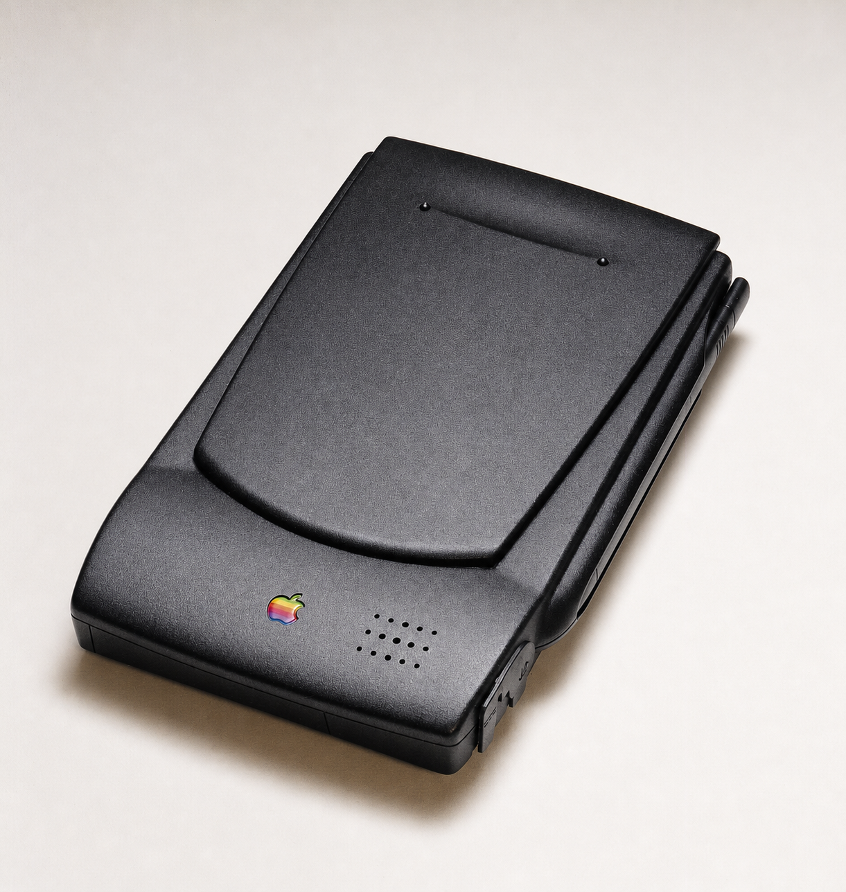 Initial design for the Newton MessagePad 100 (code-named Batman), with a curved upscaled image 273