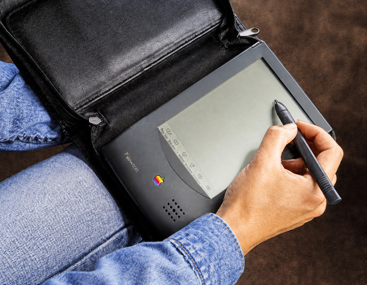 Newton MessagePad 100 (Junior), final design upscaled image 276