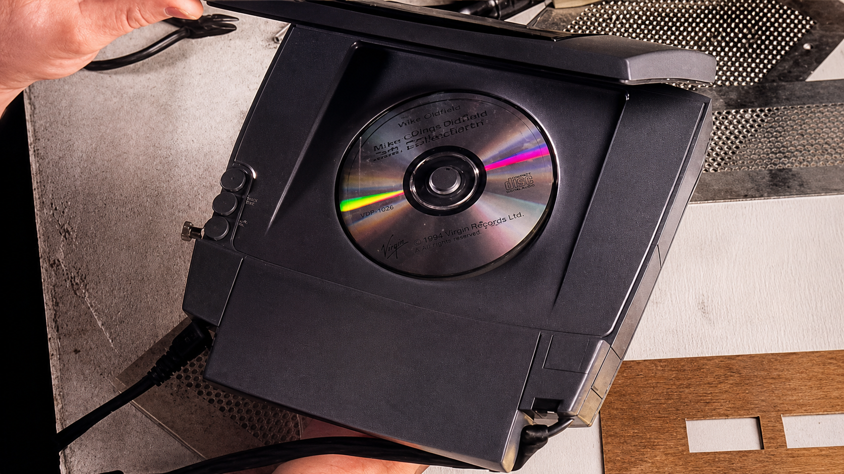 Apple PowerCD (Tulip) upscaled image 285