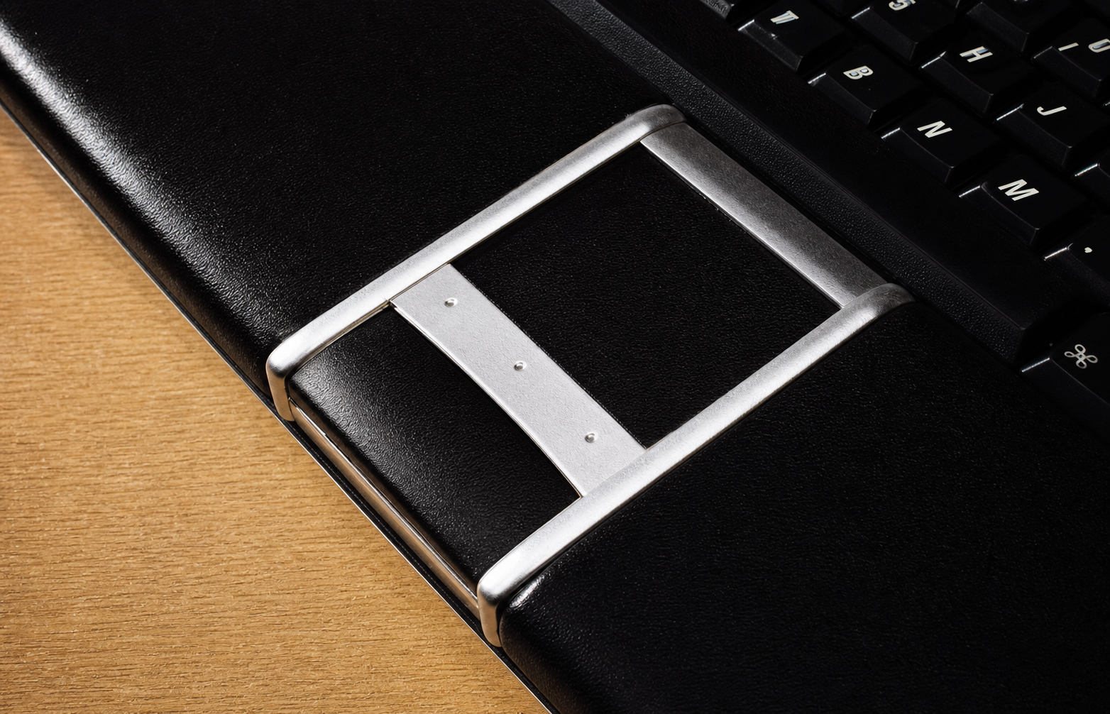 Nautilus, a series of subnotebook computer concepts trimmed in leather, upscaled image 338